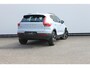 Volvo XC40 B4 211PK Automaat Plus Dark Google Infotainment / Verwarmbare voorruit / Semi elektrisch wegklapbare trekhaak / Elektrisch verstelbare voorstoelen met geheugen op de bestuurdersstoel
