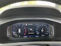 Volkswagen T-Roc 1.5 TSI Style / Panorama dak / Cockpit Pro / IQ light / Stoel verwarming / Camera