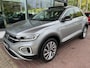 Volkswagen T-Roc 1.5 TSI Style / Panorama dak / Cockpit Pro / IQ light / Stoel verwarming / Camera