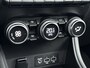 Renault Captur 1.3 TCe 130Pk Intens | Navigatie | Apple & Android Carplay | Climate Control | Achteruitrijcamera | Parkeersensoren Voor & Achter | Elektrisch Schuif-kanteldak | Cruise Control & Snelheidsbegrenzer | Privacy Glas | Keyless Entry |