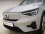 Volvo EX40 Extended Range Plus 82 kWh / Keyless entry / BLIS / Stoel/- en stuurverwarming / Trekhaak / Camera /