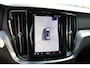 Volvo V60 2.0 T6 Plug-in hybrid AWD Plus Dark | 360graden rondomzicht camera| Semi elektrische trekhaak| Harman/Kardon premium audio | Geheugenfunctie voorstoelen | Stoelverwarming | Stuurwielverwarming