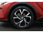 Toyota C-HR 1.8 Hybrid First Edition | Stuurwiel Verwarming | Parkeersensoren Voor + Achter | Navigatiesysteem |