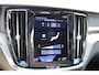 Volvo S60 B4 Inscription | 360° Parkeercamera | Panoramadak | Head-Up Display | Adaptive Cruise Control | BLIS | Harman Kardon Premium audio | Climate Control | Parkeersensoren voor + achter | Stoelverwarming | Stuurwielverwarming