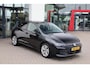 Volkswagen Golf 1.5 eHybrid Life Edition 204PK / 150kW, NL auto, SOH 100% achteruitrijcamera (rear view), verwarmbare voorstoelen, verwarmbaar multifunctioneel lederen stuurwiel, navigatie, Apple Carplay & Android Auto, 17" 'Nottingham' LMV, LED verlichting, DAB+, spraakbediening (voice-control), digital cockpit pro, sfeerverlichting, adaptieve cruise control (acc), parkeersensoren voor en achter (pdc), keyless start & entry, draadloos telefoonlader, verstelbare lendensteun, diefstalalarm