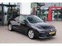 Volkswagen Golf 1.5 eHybrid Life Edition 204PK / 150kW, Achteruitrijcamera, stoel- en stuurwiel verwarming, navigatie, Apple Carplay / Android Auto, 17" 'Nottingham' LMV, LED verlichting, DAB+, spraakbediening (voice-control), digital cockpit pro, multifunctioneel lederen stuurwiel, sfeerverlichting, adaptieve cruise control (acc), parkeersensoren voor en achter (pdc), keyless start & entry, draadloos telefoonlader, verstelbare lendensteun, diefstalalarm