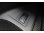Volkswagen Golf 1.5 eHybrid Life Edition 204PK / 150kW, NL auto, SOH 100% achteruitrijcamera (rear view), verwarmbare voorstoelen, verwarmbaar multifunctioneel lederen stuurwiel, navigatie, Apple Carplay & Android Auto, 17" 'Nottingham' LMV, LED verlichting, DAB+, spraakbediening (voice-control), digital cockpit pro, sfeerverlichting, adaptieve cruise control (acc), parkeersensoren voor en achter (pdc), keyless start & entry, draadloos telefoonlader, verstelbare lendensteun, diefstalalarm