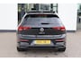 Volkswagen Golf 1.5 eHybrid Life Edition 204PK / 150kW, NL auto, SOH 100% achteruitrijcamera (rear view), verwarmbare voorstoelen, verwarmbaar multifunctioneel lederen stuurwiel, navigatie, Apple Carplay & Android Auto, 17" 'Nottingham' LMV, LED verlichting, DAB+, spraakbediening (voice-control), digital cockpit pro, sfeerverlichting, adaptieve cruise control (acc), parkeersensoren voor en achter (pdc), keyless start & entry, draadloos telefoonlader, verstelbare lendensteun, diefstalalarm