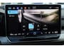 Volkswagen Golf 1.5 eHybrid Life Edition 204PK / 150kW, NL auto, SOH 100% achteruitrijcamera (rear view), verwarmbare voorstoelen, verwarmbaar multifunctioneel lederen stuurwiel, navigatie, Apple Carplay & Android Auto, 17" 'Nottingham' LMV, LED verlichting, DAB+, spraakbediening (voice-control), digital cockpit pro, sfeerverlichting, adaptieve cruise control (acc), parkeersensoren voor en achter (pdc), keyless start & entry, draadloos telefoonlader, verstelbare lendensteun, diefstalalarm
