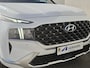 Hyundai Santa Fe 1.6 T-GDI PHEV Plug-in Premium Plus Sky Automaat / HUD / Trekhaak afneembaar / Glazen schuif- en kanteldak / Trekgewicht 1350 kg / Rondomzicht camera / Stuur-, Stoel en Achterbankverwarming / Elektrische achterklep /