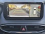 Hyundai Santa Fe 1.6 T-GDI PHEV Plug-in Premium Plus Sky Automaat / HUD / Trekhaak afneembaar / Glazen schuif- en kanteldak / Trekgewicht 1350 kg / Rondomzicht camera / Stuur-, Stoel en Achterbankverwarming / Elektrische achterklep /
