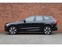 Volvo XC60 T6 Plug-in hybrid AWD Ultra Dark | Trekhaak | Panoramadak | Harman Kardon | 360 Graden Camera | Verwarmbare Voorstoelen + Stuurwiel | Standkachel | Lederen Bekleding | Apple Carplay
