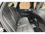 Volvo XC60 T6 Plug-in hybrid AWD Ultra Dark | Trekhaak | Panoramadak | Harman Kardon | 360 Graden Camera | Verwarmbare Voorstoelen + Stuurwiel | Standkachel | Lederen Bekleding | Apple Carplay