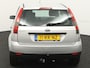 Ford Fiesta 1.3 Futura Trekhaak, airco, Warmtewerend glas, Het is een fijne, compacte en betrouwbare auto die altijd keurig is onderhouden. Dankzij de zuinige 1.3 benzinemotor is hij ideaal voor zowel stadsverkeer als de wat langere ritten. De auto r