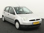 Ford Fiesta 1.3 Futura Trekhaak, airco, Warmtewerend glas, Het is een fijne, compacte en betrouwbare auto die altijd keurig is onderhouden. Dankzij de zuinige 1.3 benzinemotor is hij ideaal voor zowel stadsverkeer als de wat langere ritten. De auto r