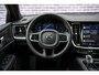 Volvo V60 2.0 T6 Plug-in hybrid AWD Plus Dark | Trekhaak | Panoramadak | Adaptieve cruise control | Harman & Kardon | Elektrisch verstelbare voorstoelen | Stuur/stuur verwarming |