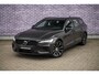 Volvo V60 2.0 T6 Plug-in hybrid AWD Plus Dark | Trekhaak | Panoramadak | Adaptieve cruise control | Harman & Kardon | Elektrisch verstelbare voorstoelen | Stuur/stuur verwarming |