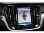Volvo V60 2.0 T6 Plug-in hybrid AWD Plus Dark | Trekhaak | Panoramadak | Adaptieve cruise control | Harman & Kardon | Elektrisch verstelbare voorstoelen | Stuur/stuur verwarming |