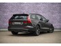Volvo V60 2.0 T6 Plug-in hybrid AWD Plus Dark | Trekhaak | Panoramadak | Adaptieve cruise control | Harman & Kardon | Elektrisch verstelbare voorstoelen | Stuur/stuur verwarming |