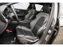 Volvo V60 2.0 T6 Plug-in hybrid AWD Plus Dark | Trekhaak | Panoramadak | Adaptieve cruise control | Harman & Kardon | Elektrisch verstelbare voorstoelen | Stuur/stuur verwarming |