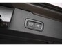 Volvo V60 2.0 T6 Plug-in hybrid AWD Plus Dark | Trekhaak | Panoramadak | Adaptieve cruise control | Harman & Kardon | Elektrisch verstelbare voorstoelen | Stuur/stuur verwarming |
