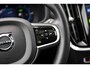 Volvo V60 2.0 T6 Plug-in hybrid AWD Plus Dark | Trekhaak | Panoramadak | Adaptieve cruise control | Harman & Kardon | Elektrisch verstelbare voorstoelen | Stuur/stuur verwarming |
