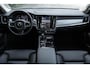 Volvo V90 T6 350pk Plug-In Hybrid Aut AWD Plus Dark | Lederen bekleding | Parkeercamera achter | Preconditioning | Elektrisch verstelbare voorstoelen met geheugen | Verwarmbaar stuurwiel | Verwarmbare voorstoelen | Stoelverwarming achter | Google Maps | Google Assistant | Pilot Assist | Harman Kardon Audio | Apple Carplay | BLIS