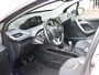 Peugeot 2008 SUV 1.2 110pk Allure | Camera | Panoramadak | Trekhaak |