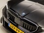 BMW 5-Serie 530e M Sport 300Pk Automaat (SCHUIFDAK, M PAKKET, LUCHTVERING, HEAD-UP DISPLAY, COMFORTSTOELEN, STOELKOELING, 360 CAMERA, ADAPTIVE CRUISE, HARMAN/KARDON, NIEUWSTAAT)