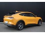 Ford Mustang Mach-E Extended RWD 98 kWh | Parkeer-camera | Adaptieve cruise | Apple carplay | Stoelverwarming