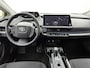 Toyota Prius 2.0 Plug-in Executive | Navigatie | Stoel- en Stuurverwarming | Elektrische Achterklep | Parkeersensoren voor+achter |
