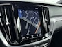 Volvo V60 T6 Plug-In Hybrid Momentum Pro | PDV V+A en Camera | Elektrische achterklep | Apple Carplay / Android Auto | 18 inch LM | Navigatie |