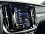 Volvo V60 T6 Plug-In Hybrid Momentum Pro | PDV V+A en Camera | Elektrische achterklep | Apple Carplay / Android Auto | 18 inch LM | Navigatie |