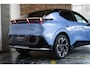 Lynk & Co 02 More 66 kWh, | 360° Parkeercamera | Harman Kardon Premium Audio | Panoramadak | Elektrisch bedienbare voorstoelen met geheugen | Keyless Entry | Getint glas | Adaptieve Cruise Control | Dodehoekassistent | Sfeerverlichting | Stuurwielverwarming | Stoelverwarming |