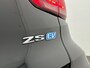 MG ZS EV Standard Range Luxury 50 kWh | Automaat | Panoramadak | Leder | Navigatie | Airco | Achteruitrijcamera | Apple Carplay / Android Auto | Stoelverwarming | Lichtmetalen Velgen |