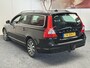 Volvo V70 1.6 T4 AUTOMAAT LIMITED EDITION TREKHAAK NAVIGATIE CRUISE ELK. SCHUIF/KANTELDAK CONTROL BLUETOOTH TELEFOON MEDIA VOORBEREIDING ACHTERUITRIJCAMERA PDC ZEER MOOI !! Brgl