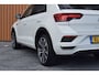 Volkswagen T-Roc 1.5 TSI 150pk DSG R-line Pano | Trekhaak | Beats | 19"