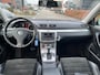 Volkswagen Passat Variant 2.0 TDI Highline | NIEUWE APK | Cruise Control | NAVI | Trekhaak | Leder/Alcantara | Zomer- en winterwielen | Goed onderhouden