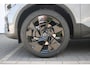 Volvo XC40 B4 197PK Plus Black Edition | Visual Park Assist (incl. 360º view) | Schuif-/Kanteldak | Lichtmetalen Velgen 20"| Extra Getint Glas |  Nubuck/ Kunstlederen Bekleding | Apple Carplay/Android Auto | Premium Audio by Harman Kardon | Electronic Climate Controle