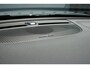 Volvo XC40 B4 197PK Plus Black Edition | Visual Park Assist (incl. 360º view) | Schuif-/Kanteldak | Lichtmetalen Velgen 20"| Extra Getint Glas |  Nubuck/ Kunstlederen Bekleding | Apple Carplay/Android Auto | Premium Audio by Harman Kardon | Electronic Climate Controle