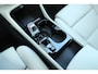 Volvo XC40 T5 Automaat Recharge R-Design | Lederen/stof Bekleding | Lichtmetalen Velgen 5-Spaaks 20" | Premium Audio by Harman Kardon |  Draadloos Telefoon Opladen | Electronic Climate Controle | Voorstoelen Verwarmd | keyless entry + keyless start |