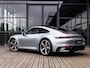 Porsche 911 3.0 Carrera 4 S | SPORTDESIGN | SPORTCHRONO | 1E EIGENAAR | NL AUTO | VIERWIELBESTURING | PANORAMA/SCHUIF-KANTELDAK | BOSE | 18-WEG STOELEN | ADAPTIVE CRUISE CONTROL | SPORTUITLAATSYSTEEM | LEDER DASHBOARD | PDLS + | 20/21 INCH CARRERA EXCLUSIVE | DOLOMIET ZILVER |