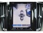 Volvo XC60 T6 Recharge AWD Ultra Black Edition - LONG RANGE - Luchtvering - Panorama/schuifdak - IntelliSafe Assist & Surround - 360º Camera - Adaptieve LED koplampen - Verwarmde voorstoelen, stuur & achterbank - Parkeersensoren voor & achter - Elektr. bedienb. voorstoelen met geheugen - Head up display - Draadloze tel. lader - Extra getint glas - Elektr. inklapbare trekhaak - 21' LMV