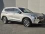 Hyundai Santa Fe 1.6 T-GDI PHEV Plug-in Premium Automaat / HUD / Afn. trekhaak 1.350 kg / EAER 58 km stad 69km / Elektrische achterklep / Stuur-,Stoel en Achterbankverwarming / Adaptief CC / Stoelventilatie / Rondomzicht camera /