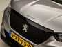 Peugeot 2008 1.2 PureTech Sport 131Pk Automaat (APPLE CARPLAY, GROOT NAVI, LANE ASSIST, PARKEERSENSOREN, SPORTSTOELEN, LED KOPLAMPEN, LM VELGEN, NIEUWSTAAT)