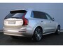 Volvo XC90 T8 Plug-in Hybrid AWD Ultra Bright | Matrix LED Koplampen | Actieve Luchtvering Met FOUR-C | Bowers & Wilkins Audiosysteem | Nappaleer Met Ventilatie | Massagefunctie Voorstoelen | 4-Zone Electronic Climate Control | Volvo Guard Alarm | Panoramisch Schuif-/Kanteldak | Grafisch Head-up Display | Gelamineerde Zijruiten Rondom | Extra Getint Glas Achter | 22" Lichtmetalen Velgen | Adaptieve Cruise Control Met Pilot Assist
