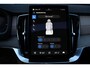 Volvo XC90 T8 Plug-in Hybrid AWD Ultra Bright | Matrix LED Koplampen | Actieve Luchtvering Met FOUR-C | Bowers & Wilkins Audiosysteem | Nappaleer Met Ventilatie | Massagefunctie Voorstoelen | 4-Zone Electronic Climate Control | Volvo Guard Alarm | Panoramisch Schuif-/Kanteldak | Grafisch Head-up Display | Gelamineerde Zijruiten Rondom | Extra Getint Glas Achter | 22" Lichtmetalen Velgen | Adaptieve Cruise Control Met Pilot Assist