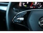 Skoda Superb Combi 1.5 TSI 150pk DSG Business Edition | Trekhaak | Navigatie | Parkeersensoren Achter