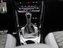 Volkswagen T-Roc 1.5 TSI R-Line 150 PK | Automaat | Climatronic | Navigatie | Adaptive Cruise Control | Lane Assist | Parkeersensoren | Trekhaak |