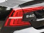 Volvo S60 2.0 T4 R-Design Automaat / Leder interieur / Sportstoelen / Trekhaak / 19" velgen / BLIS